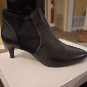 LIKE NEW...Womens Alfani Sleek Black Heeled BOOTS